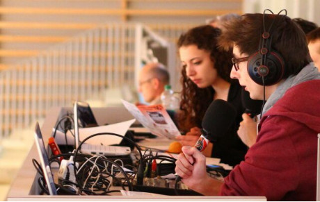 CEST : &quot;Radio Campus Tours&quot; retransmet les matches en live 