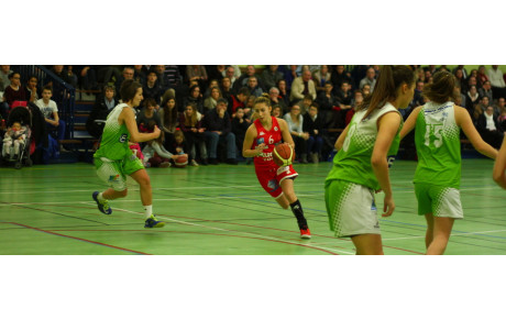 CEST : ELLES ASSUMENT, LES &quot;RED GIRLS&quot;