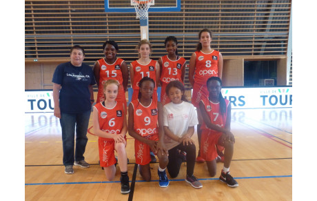 U13 F : UNE BELLE 1ère A LA MAISON !