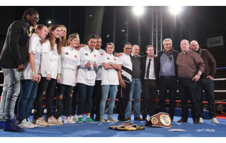 CEST : LES RED GIRLS SUR LE RING !